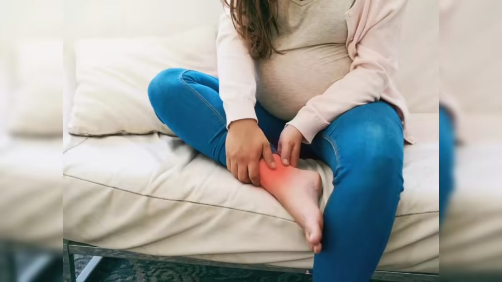 प्रेगनेंसी में पैरों की सूजन कम करने के घरेलू उपाय
